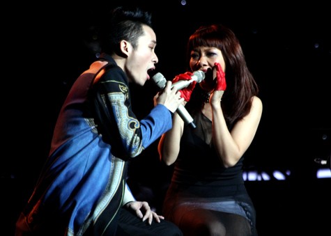 Trần Thu Hà song ca Tùng Dương trong đêm nhạc Mùa đông concert.