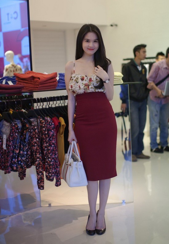 Ngọc Trinh cho biết cô phải dồn sức cho việc kinh doanh spa và mở rộng cửa hàng thời trang tại nhiều tỉnh thành.