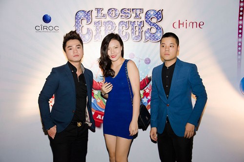Các thí sinh The Voice mùa đầu tiên như Dương Trần Nghĩa, Nguyễn Khánh Phương Linh (đội Thu Minh) và Hồng Dương M4U (đội Hà Hồ) đã hội ngộ trong đêm tiệc Lost Cirus tại Hà Nội.