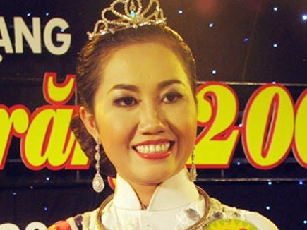 Khi đăng quang Hoa hậu Nam Mê Kông 2009, Mỹ Xuân bắt đầu nói dối về nhân thân của mình và từ bỏ người cha tội nghiệp.