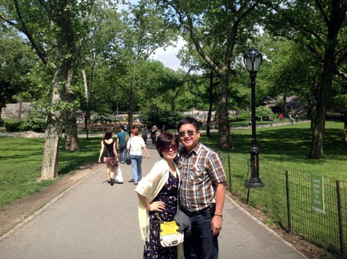 Chí Trung và vợ tại công viên giữa lòng New York City, lá phổi xanh của thành phố!
