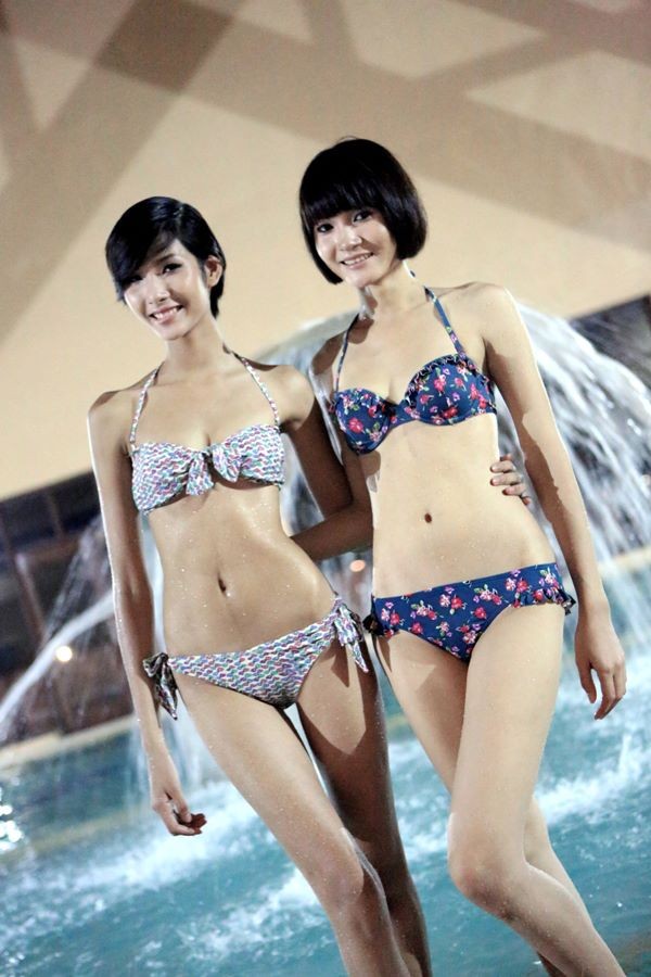 Những bức ảnh được hai người đẹp thực hiện trong chuyến nghỉ mát tại một khu resort ở Ninh Bình