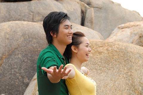 Minh Hằng và Anh Tuấn tạo thành một cặp đôi đẹp trên màn hình rộng mùa phim tết 2010. (ảnh Đất Việt)