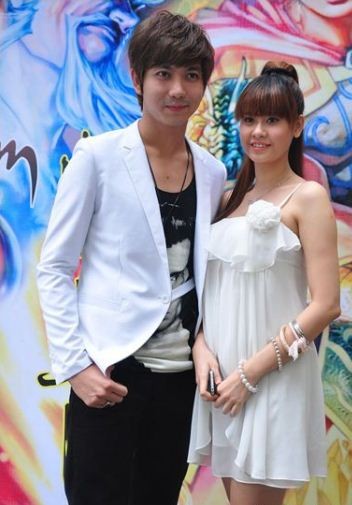 Người đẹp Trương Quỳnh Anh đã mang bầu đứa con chung với ca sĩ Tim.
