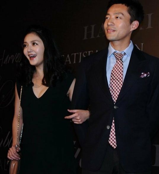 Vợ chồng Từ Hy Viên cũng tiết lộ với báo chí rằng, họ sẽ có chuyến du lịch đến Ấn Độ sắp tới nhân dịp kỷ niệm 1 năm ngày cưới.