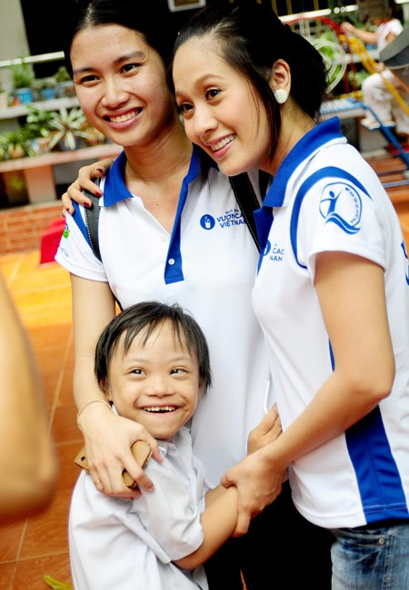 Cuối tháng 7/2010, Thanh Thúy vừa có chuyến ghé thăm thành phố biển Phan Thiết để tặng quà cho các trẻ em nghèo tại đây. Nhiều em bé rất vui khi nhận ra Thanh Thúy là diễn viên nổi tiếng.