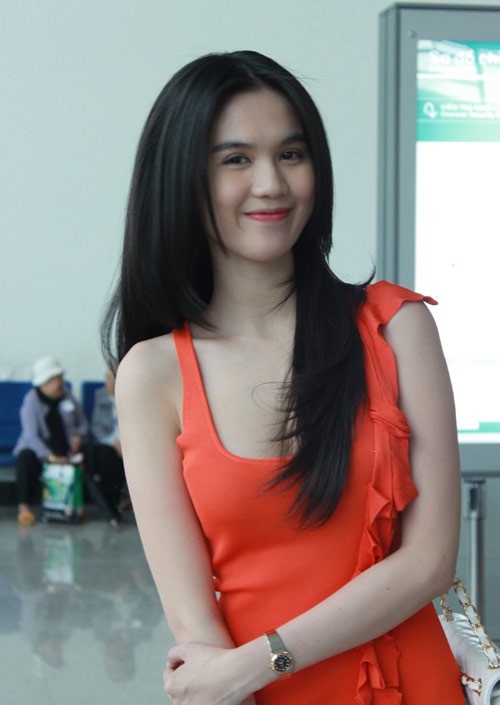 Hình ảnh Ngọc Trinh trong ngày lên đường sang Mỹ tham gia cuộc thi Hoa hậu người Việt Hoàn cầu vào tháng 8/2011.