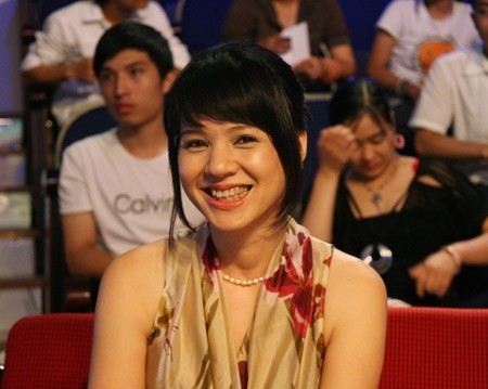 Phó trưởng ban VTV6 Đài truyền hình Việt Nam ngồi vào ghế nóng cùng 3 vị giám khảo: Siu Black, Quốc Trung, Quang Dũng đưa ra những nhận xét dành cho 10 thí sinh của vòng gala chung kết cuộc thi âm nhạc 2010.
