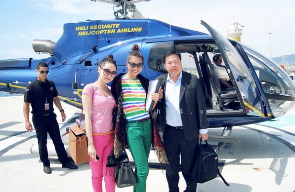 Minh Hằng và Thanh Hằng tại sân bay quốc tế Nice-Cote d’Azur trước khi qua Cannes dự liên hoan phim vào tháng 5/2011.