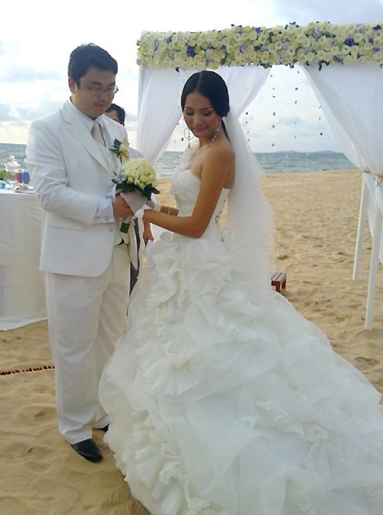 Hương Giang là một trong những cô dâu da socola có vẻ đẹp đằm thắm, dịu dàng của phụ nữ Á Đông.
