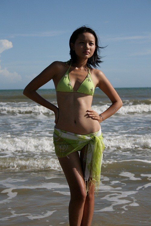 Hình ảnh nữ diễn viên xinh đẹp trong phim "Người đẹp online" do Phan Như Thảo vào vai chính. Bộ phim ra mắt vào năm 2008 này đánh dấu những bước đi đầu tiên vào làng điện ảnh của cô.
