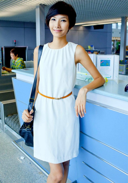 Cuối tháng 7/2012, chân dài Hoàng Thùy lên đường sang Mỹ để tìm kiếm cơ hội biểu diễn tại Tuần lễ thời trang Xuân Hè 2013.