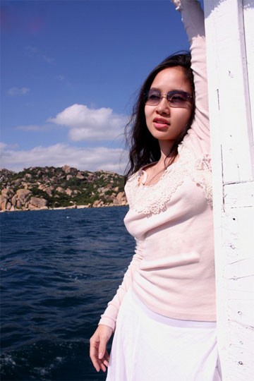 Mai Khôi đã có những giây phút thư giãn tuyệt vời tại đảo Bình Tiên trước khi cho ra dự án bộ đôi CD đầu năm 2010.