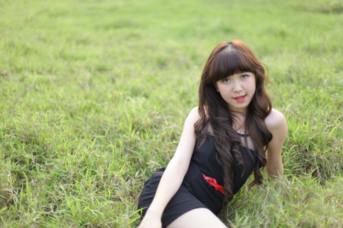 Nguyễn Thị Kim Oanh sinh năm 1993, đến từ miền quê đầy nắng và gió.