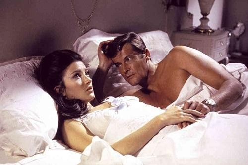 Với vẻ đẹp sexy đầy bí ẩn cùng diễn xuất tinh tế, Jane đã lọt vào danh sách Top 10 kiều nữ trong phim James Bond có vẻ đẹp nổi bật do Nydaily bình chọn.