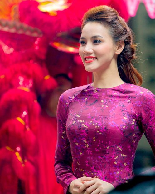 Là người mẫu nổi tiếng, Trang Nhung cũng có rất nhiều bộ ảnh đẹp, tôn lên vóc dáng mềm mại của người con gái Việt.