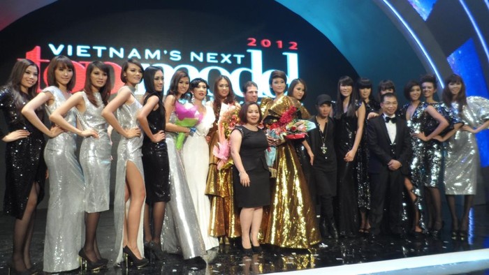 Với chiều cao 1m77 cùng gương mặt cá tính đã giúp cô giành giải cao nhất cuộc thi Người mẫu Việt Nam vừa qua.