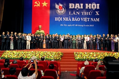 Đồng chí Thuận Hữu tái đắc cử chức Chủ tịch Hội Nhà báo Việt Nam ảnh 7