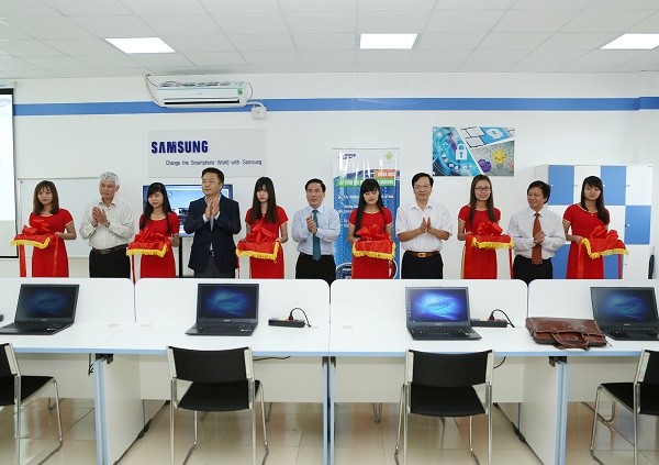 Phòng học thực hành “Samsung Lab – ICTU”