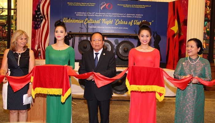 Phó Tổng Thư ký Liên Hợp Quốc tham dự những ngày văn hóa Việt Nam tại Mỹ  ảnh 1