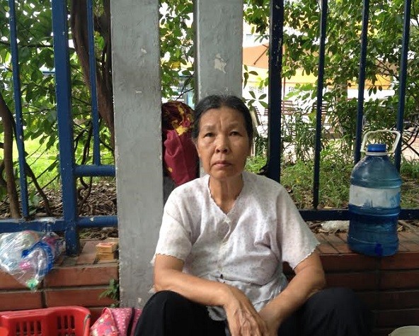 Gần như không có câu chuyện nào về khu “nhà ma” Kim Mã mà bà Thái Thị Tẹo chưa từng nghe qua (Ảnh: Phong Nguyên)