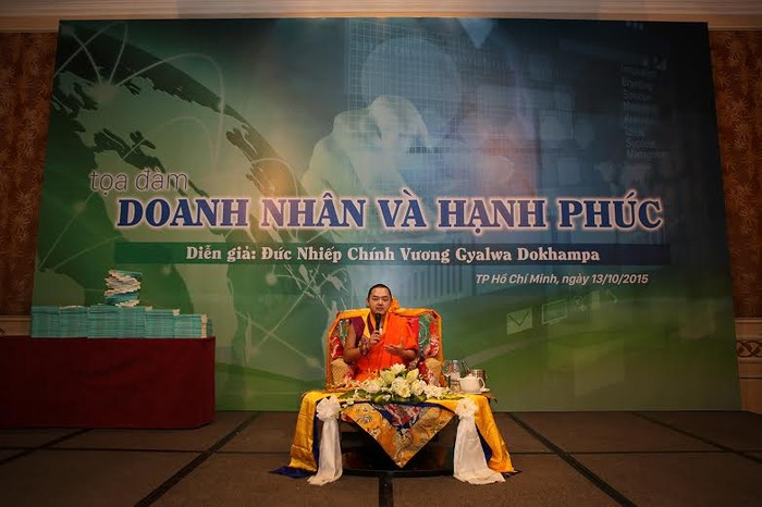Đức Nhiếp Chính Vương Gyalwa Dokhampa (Bhutan) tham gia tọa đàm về chủ đề “Doanh nhân và Hạnh phúc” tại TP. Hồ Chí Minh