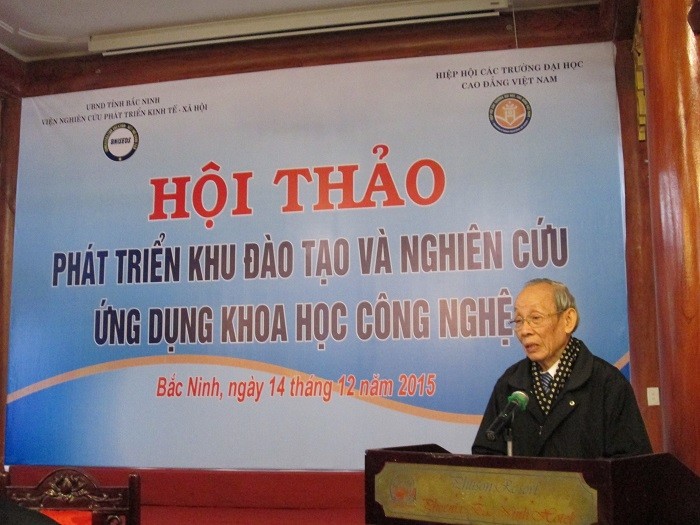 GS.TS Trần Hồng Quân-Chủ tịch Hiệp hội các trường Đại học, Cao đẳng Việt Nam phát biểu tại buổi Hội thảo (Ảnh: Thùy Linh)