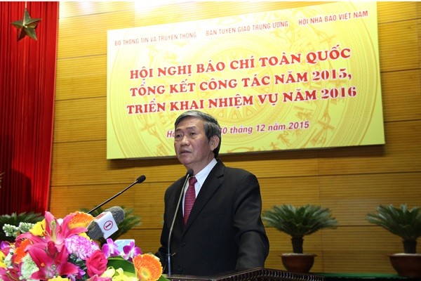 Đồng chí Đinh Thế Huynh, Ủy viên Bộ Chính trị, Bí thư TW Đảng, Trưởng Ban Tuyên giáo TW phát biểu tại Hội nghị