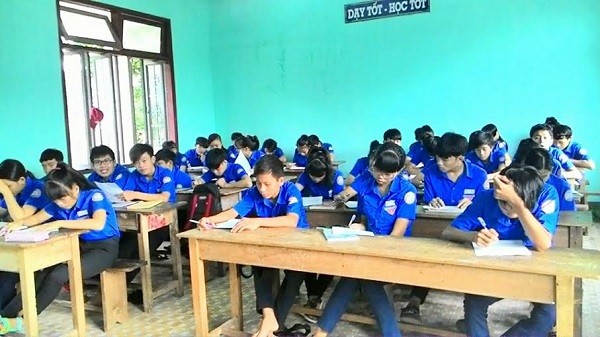 Học sinh trường THPT Huỳnh Thúc Kháng (Quảng Ngãi) (Ảnh: Đỗ Tấn Ngọc)