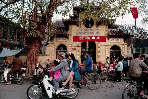 Chùm ảnh chợ Tết thời bao cấp ở Việt Nam ảnh 13