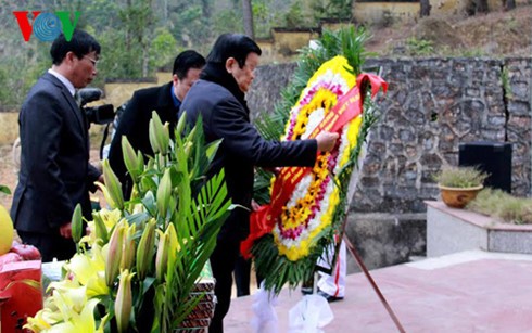 Chủ tịch nước đến Cao Bằng, tưởng niệm các liệt sỹ hy sinh vệ quốc năm 1979 ảnh 1
