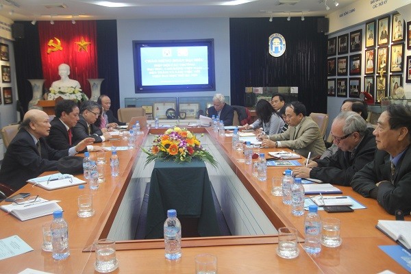 Hiệp hội các trường đại học, cao đẳng Việt Nam có buổi tọa đàm với Viện Đại học Mở Hà Nội về chủ đề “tự chủ đại học”. (Ảnh: Thùy Linh)