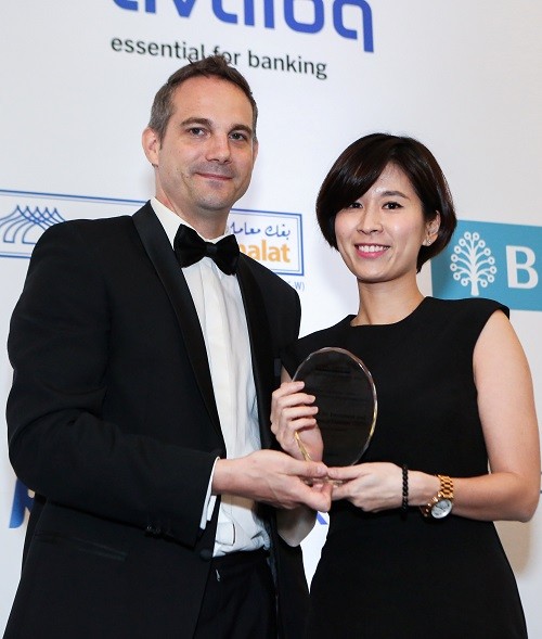 BIDV đã vinh dự được trao tặng giải thưởng “Ngân hàng bán lẻ châu Á có hoạt động mạng xã hội được đánh giá cao”.