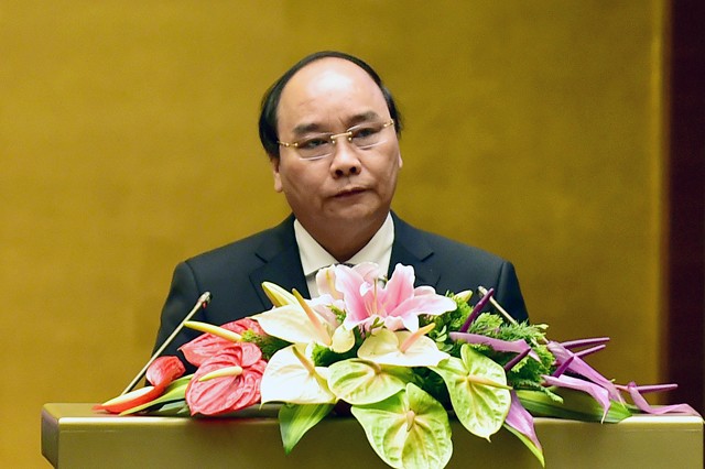 Thủ tướng Chính phủ Nguyễn Xuân Phúc trình Quốc hội xem xét phê chuẩn miễn nhiệm một số thành viên Chính phủ