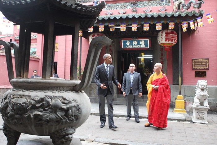 Những hình ảnh đầu tiên của ông Obama ở TP.Hồ Chí Minh ảnh 2
