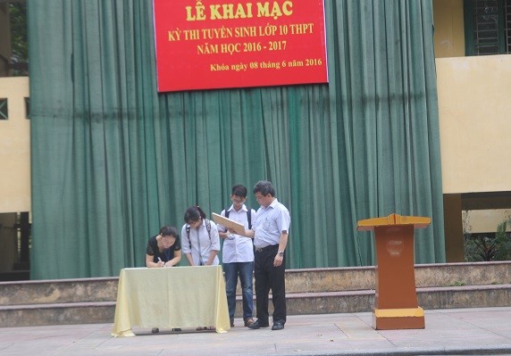Hơn 75.000  học sinh Hà Nội  bắt đầu chạy đua vào lớp 10 ảnh 11
