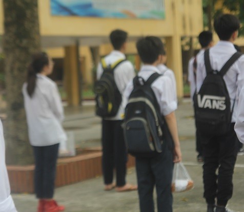 Hơn 75.000  học sinh Hà Nội  bắt đầu chạy đua vào lớp 10 ảnh 7