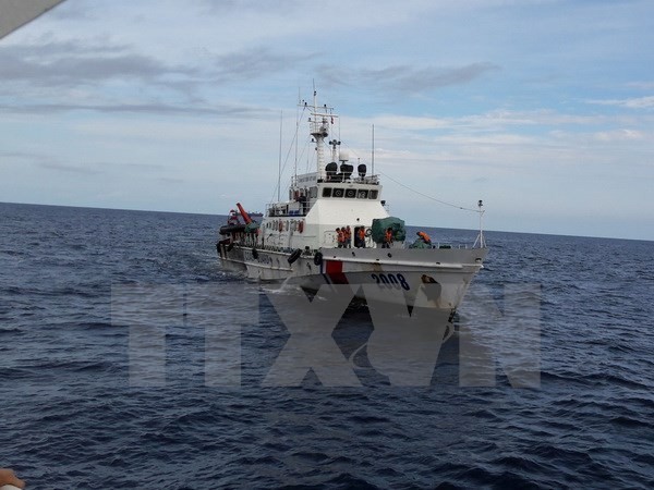 Tàu Cảnh sát biển tiếp tục tìm kiếm máy bay CASA-212 gặp nạn.