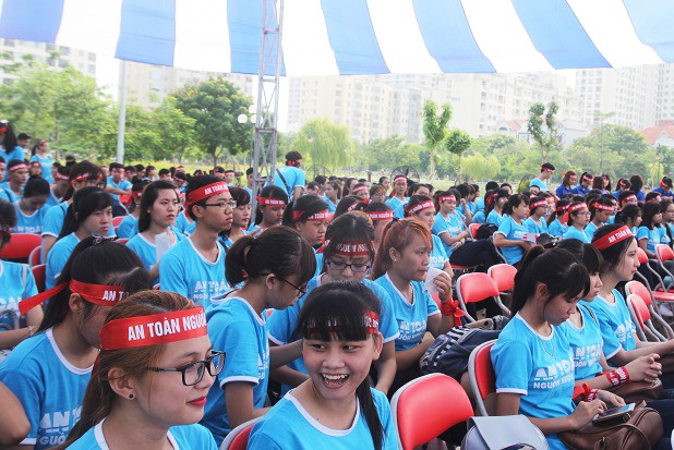 Hơn 500 sinh viên tình nguyện đến từ các trường Đại học, Cao đẳng trên địa bàn thành phố Hà Nội tham gia lễ ra quân