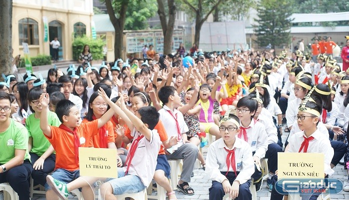 Học sinh hào hứng tham gia vào cuộc thi Violympic (Ảnh: Thùy Linh)