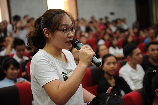 Các trường đại học Việt Nam chủ yếu trang bị kiến thức cho sinh viên mà chưa chú trọng những yếu tố khác (Ảnh: Linh Hương)