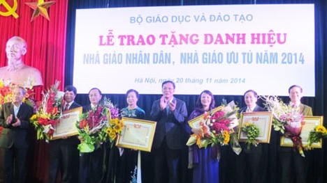 Hà Nội thăm dò dư luận để xét tặng danh hiệu cho 10 nhà giáo ảnh 1