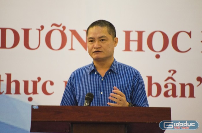 Nhà báo Đào Ngọc Tước – Phó Tổng biên tập Báo điện tử Giáo dục Việt Nam phát biểu khai mạc hội thảo.