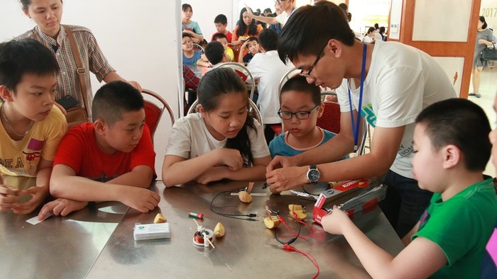 Nếp nghĩ “thi gì học nấy” là trở lực lớn khi đưa giáo dục STEM vào nhà trường (Ảnh minh họa: Báo Vietnamnet)