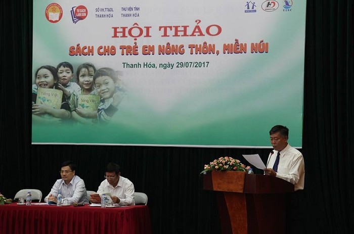 Ông Phạm Thế Khang (đứng) -Chủ tịch Hội thư viện Việt Nam: Văn hoá đọc không phát triển nếu trẻ em nông thôn, miền núi còn “đói sách” (Ảnh: Thu Huyền)