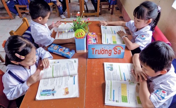 Học sinh Trường Tiểu học Quỳnh Minh (Quỳnh Phụ, tỉnh Thái Bình) học theo mô hình trường học mới. (Ảnh: Báo Thái Bình)