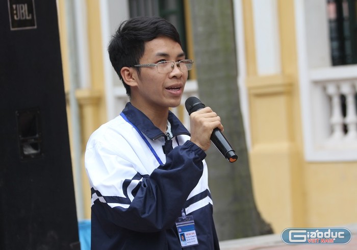 3 năm học tại mái trường trung học phổ thông, Ánh luôn được các thầy cô trong mái trường Nguyễn Thái Học tự hào và trở thành điểm sáng của nhà trường. (Ảnh: Thùy Linh)