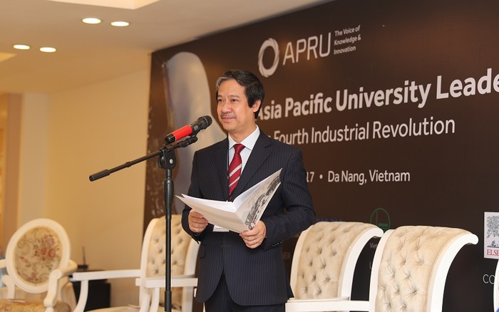 Giám đốc Đại học Quốc gia Hà Nội - Nguyễn Kim Sơn phát biểu tại diễn đàn