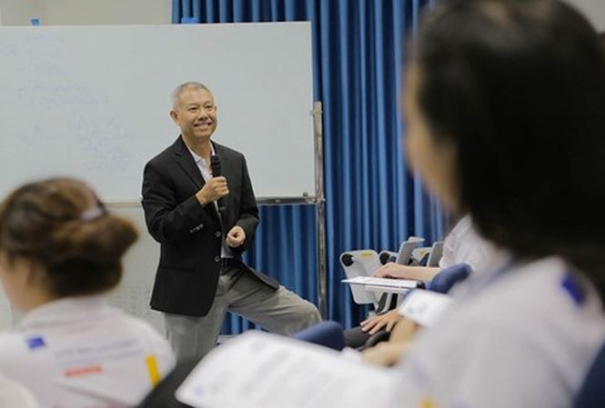 Sự việc Giáo sư Trương Nguyện Thành rời Đại học Hoa Sen vì không đủ tiêu chuẩn làm hiệu trưởng đang được nhiều nhà quản lý giáo dục quan tâm. (Ảnh: Tiền phong)