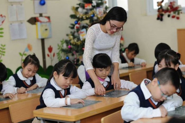 Theo thầy Nguyễn Xuân Khang, các khoá đào tạo giáo viên tiểu học ở trường trung cấp, cao đẳng sư phạm hiện nay nên điều chỉnh chương trình, nội dung cho phù hợp trình độ đại học. (Ảnh minh họa trên giaoduc.net.vn)